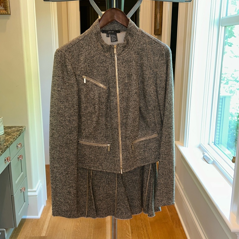 Per se by Carlisle Skirt Suit